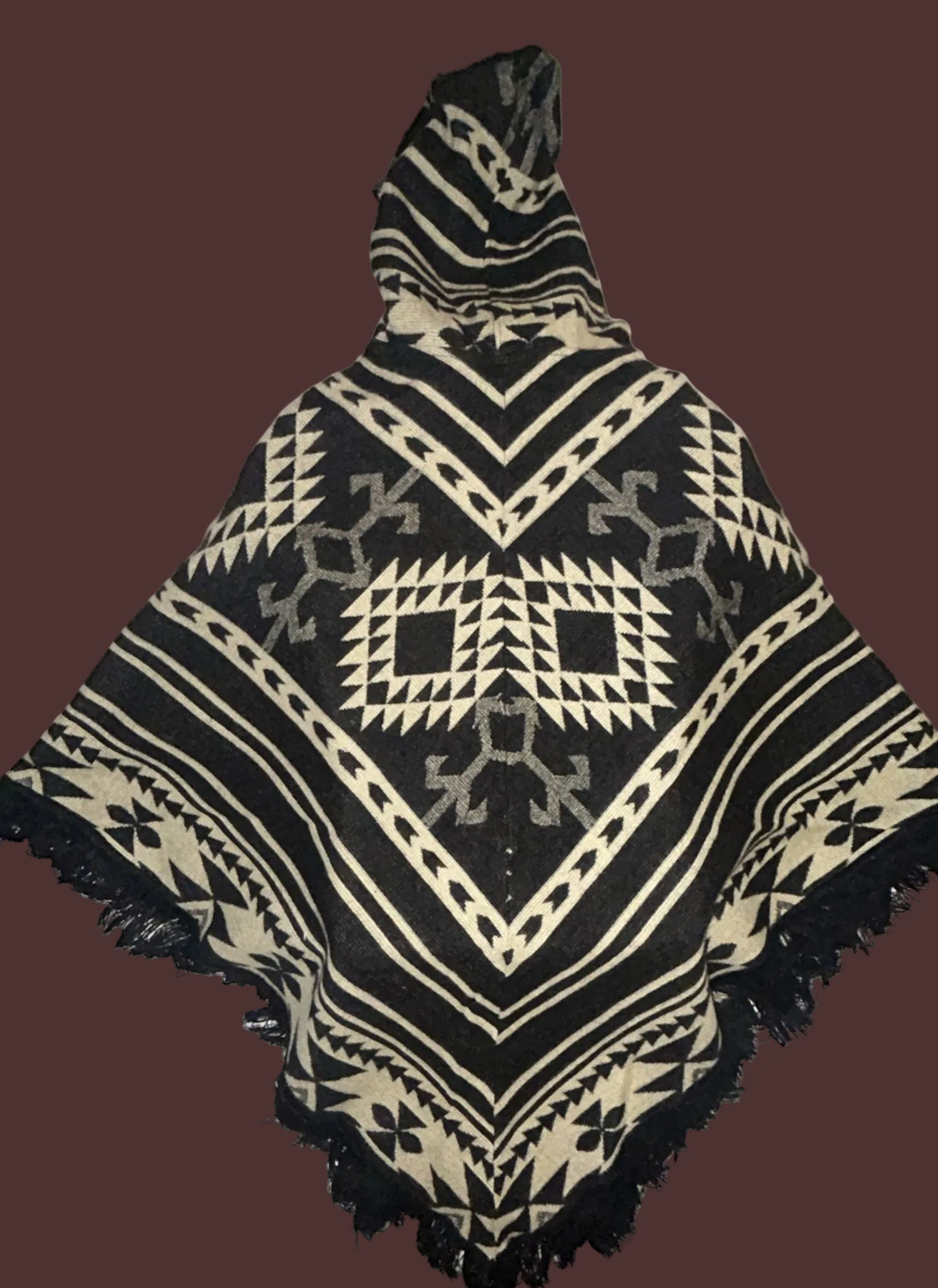 Design "V" Alpaca Corner Hooded Poncho Diamond Model 50 x 42 Inches
