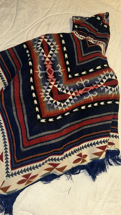 Alpaca Corner Hooded Poncho Diamond Model 50 x 42 Inches